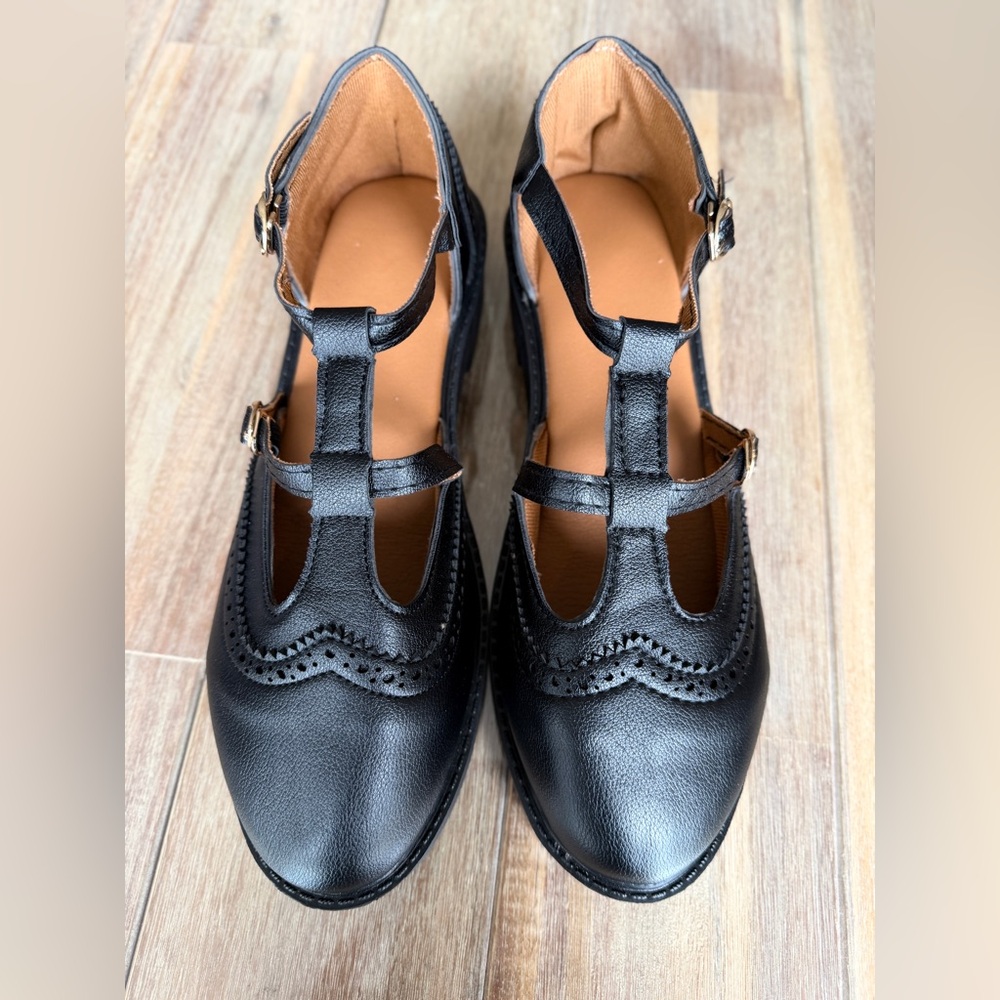T-Strap Mary Jane Women Shoes w/Round Toe & Wingtip Detailing Black Size 8 - Picture 4 of 9